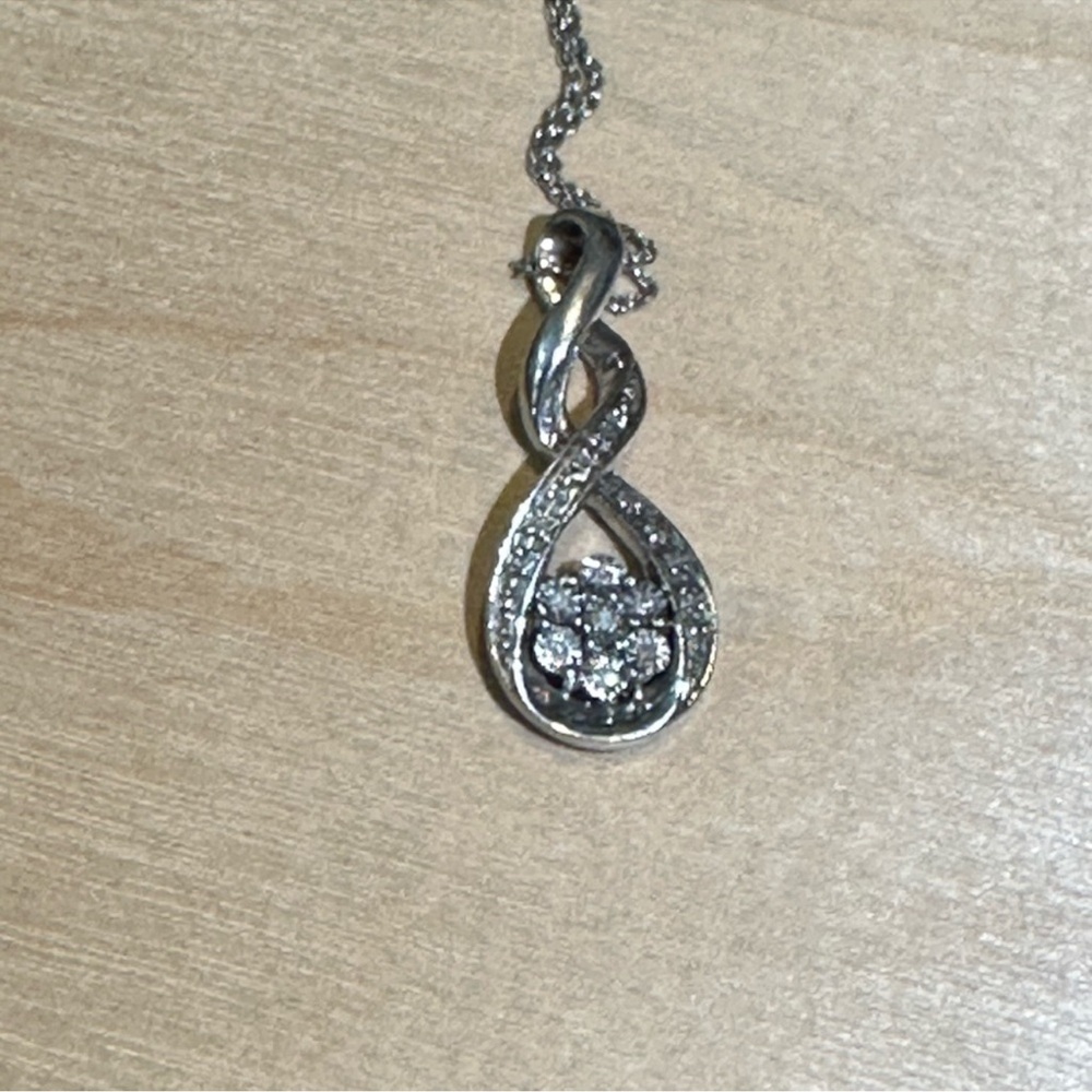 Elegant Silver w/Diamonds Necklace - Picture 2 of 9